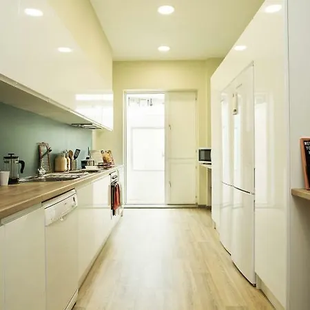 Liv Student ダブリン